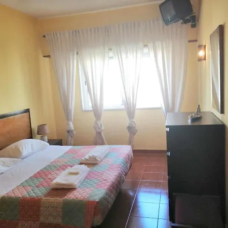 Rua Manuel Faria Apartment *